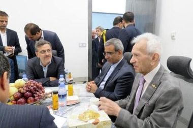 بازدید مدیرعامل بانک از شرکت پارس خودرو برای حمایت از تولید داخلی