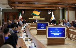 نشست بررسی مسائل و موانع فعالان گردشگری با حضور مدیرعامل سازمان منطقه آزاد انزلی برگزار شد