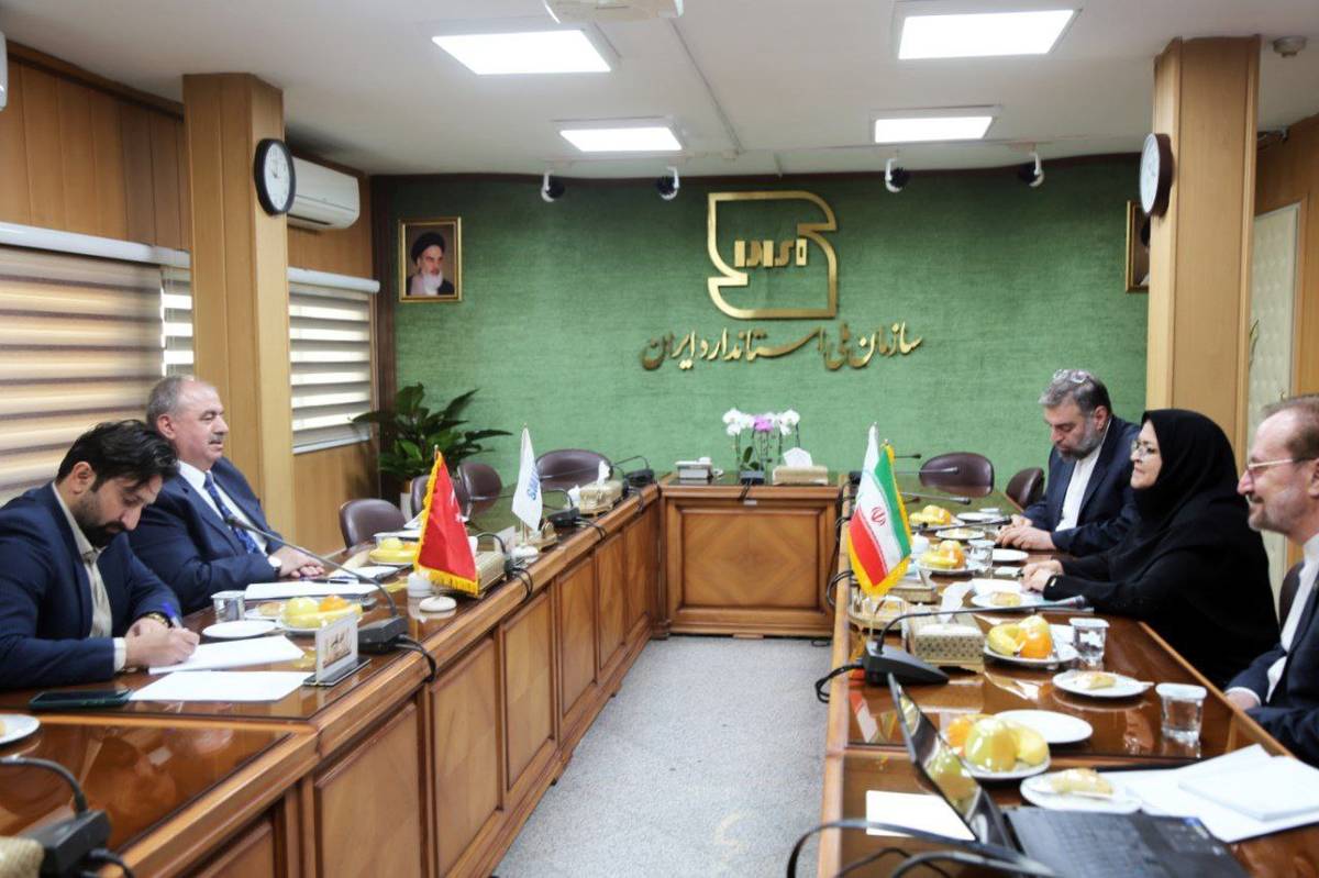 دکتر انصاری در نشستی با دبیرکل اسمیک از تشکیل شورای مشورتی حلال خبر داد