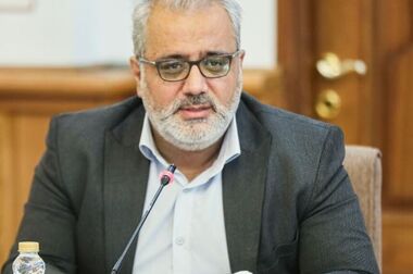 رونمایی از پرچم ۱۵ متری ایران مزین به ۶۰۰ پروانه یاد شهدا