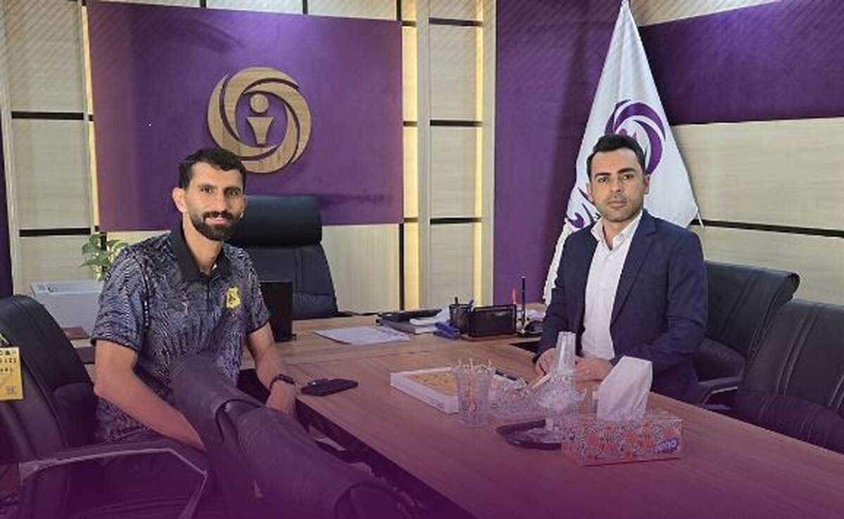 حضور فیاض میردورقی بازیکن فعال صنعت نفت آبادان و کاپیتان سابق استقلال خوزستان در شعبه اهواز بیمه آرمان