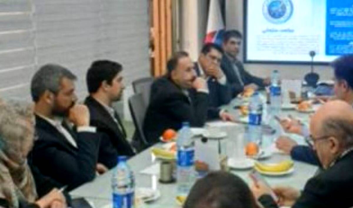 بررسی راهکارهای بازسازی و نوسازی صنایع پساجنگ در دیدار با استاندار اصفهان