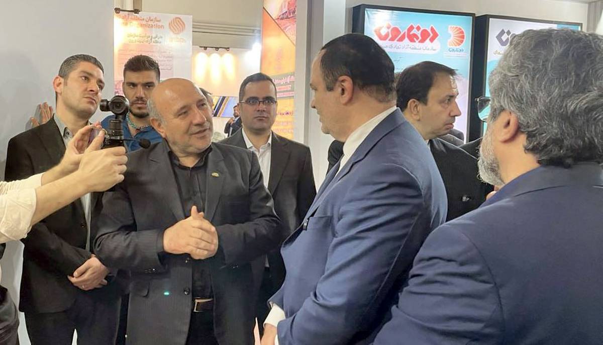  بازدید دبیر شورای عالی مناطق آزاد از غرفه ماکو در ششمین نمایشگاه لجستیک تهران
