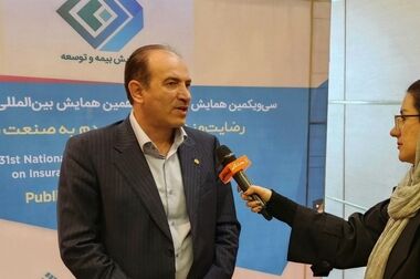 بازدید مدیرعامل بیمه آسیا از مدیریت بیمه‌های عمر و پس انداز 