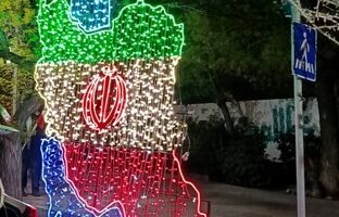 درخشش «نقشه ایران» در خیابان ایران‌زمین
