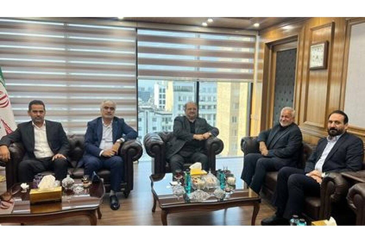 نشست شریعتمداری و فرمانده قرارگاه سازندگی خاتم‌الانبیا(ص) با محوریت پروژه‌های بیدبلند خلیج فارس