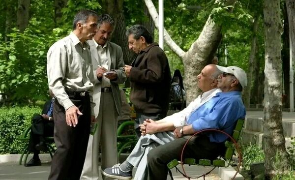  تورم نجومی، از نان تا دارو/ قدرت خرید بازنشستگان کمتر از همیشه است/ مزدبگیران از حاشیه شهرها هم رانده می‌شوند!