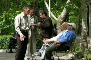  تورم نجومی، از نان تا دارو/ قدرت خرید بازنشستگان کمتر از همیشه است/ مزدبگیران از حاشیه شهرها هم رانده می‌شوند!