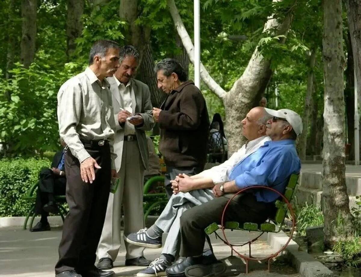  تورم نجومی، از نان تا دارو/ قدرت خرید بازنشستگان کمتر از همیشه است/ مزدبگیران از حاشیه شهرها هم رانده می‌شوند!
