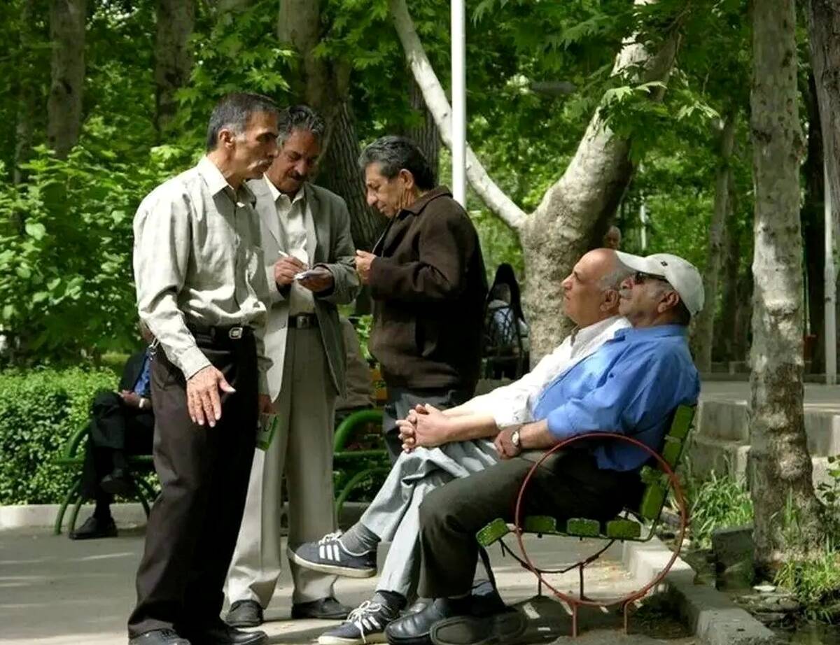  تورم نجومی، از نان تا دارو/ قدرت خرید بازنشستگان کمتر از همیشه است/ مزدبگیران از حاشیه شهرها هم رانده می‌شوند!