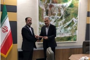 تقدیر از پژوهشگر برتر شبکه بانکی در جلسه هیأت عامل بانک صنعت و معدن