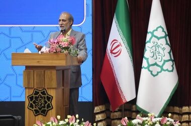نصب ۱۲ پایه برج نوری ورودی شهرک شهید دقایقی