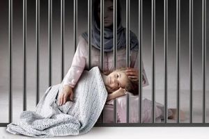  هدیه روز مادر از سوی بانک مسکن؛ سه بانوی زندانی جرایم غیرعمد از بند رها شدند