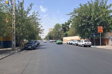 رنگ‌آمیزی ۱۰ هزار متر از جداول بزرگراه شهید کاظمی در منطقه ۱۹