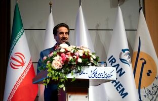 درآمد ارزی ۱۰ میلیارددلاری پتروشیمی‌ها از ابتدای سال/ با اجرای ۴۹ طرح دانش‌بنیان در پایان برنامه هفتم، خلق ثروت صنعت پتروشیمی به ۴۰ میلیارد دلار خواهد رسید