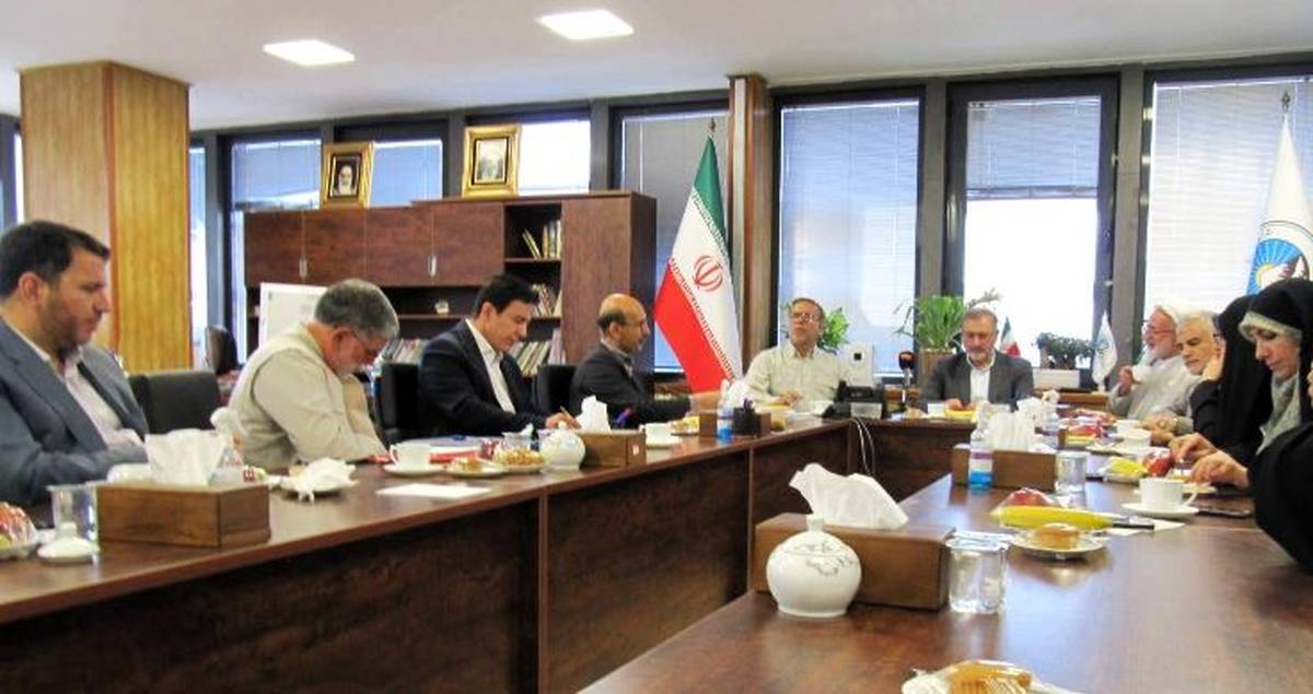 برگزاری نشست شورای سیاستگذاری ایثارگران کشور در بیمه ایران