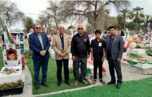 گرامیداشت یاد شهدای دانش‌آموز مدرسه شجره طیبه میناب با حضور مدیر منطقه شش بانک سرمایه