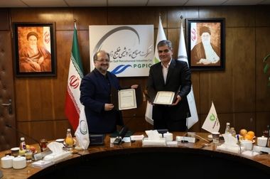 فرزین: ارزش پتروشیمی بندر امام را به ۴۰۰ میلیون دلار افزایش خواهیم داد/ عباس‌زاده: پروژه‌های پتروشیمی،۱۳ میلیارد دلار دیگر ارز لازم دارند / اخلاقی: اعتبار هلدینگ خلیج‌فارس، ضامن ایفای تعهدات این مجموعه است/ امین‌نژاد: حدود ۲ میلیارد دلار از تعهدات بیدبلند