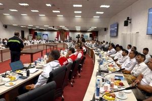 برگزاری همایش هفته پدافند غیرعامل و مانور دورمیزی سطح یک تکمیلی در پتروشیمی‌های عسلویه