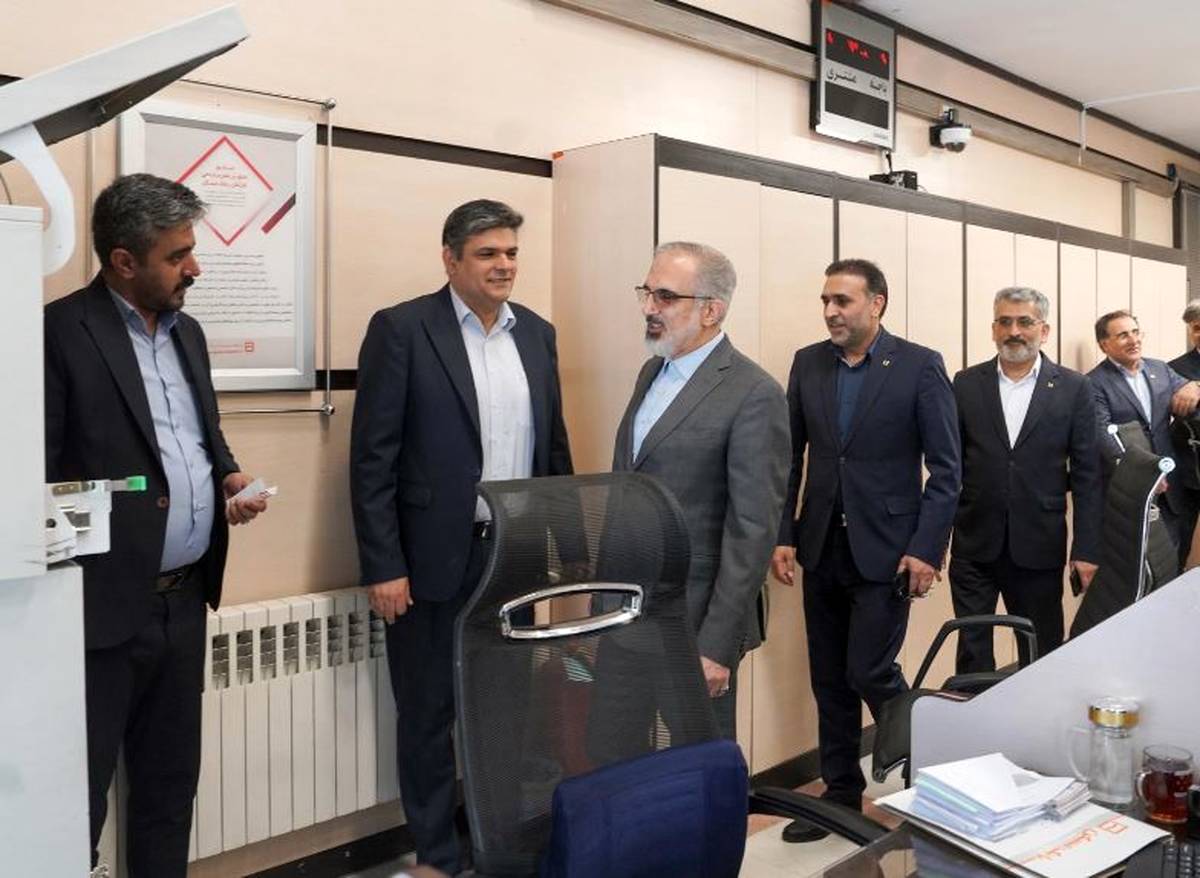 بانک مسکن مثل همیشه درکنار مردم و برای مردم/ بازدید میدانی مدیرعامل بانک مسکن از روند خدمت رسانی در شعب