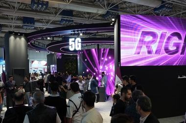 وزیر ارتباطات از غرفه رایتل در نمایشگاه الکامپ ۱۴۰۴ بازدید کرد