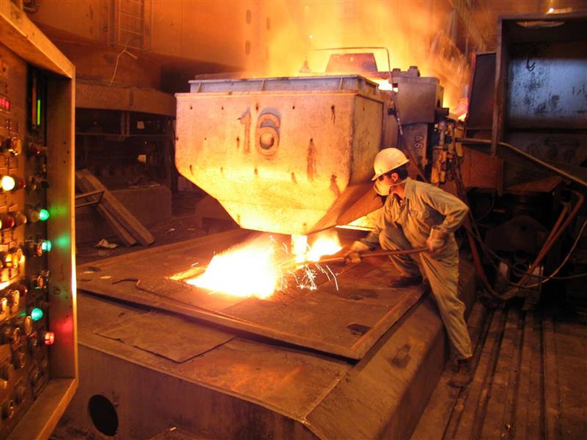ثبت رکورد افزایش زمان ذوب‌گیری از تاندیش در فولاد مبارکه