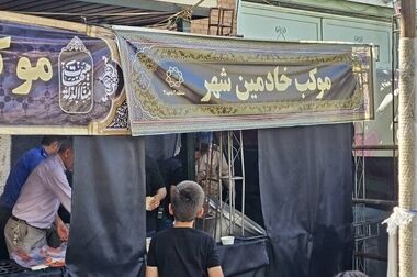 روایتگری عاشورایی در مسیر زائران اربعین در پایانه مرزی زرباطیه عراق