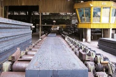 کسب رکورد ماهانه تولید کلاف سرد در خط کورکتیو ۴ نورد سرد