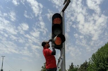 اجرای عملیات ساماندهی ترافیکی در محله سعادت‌آباد