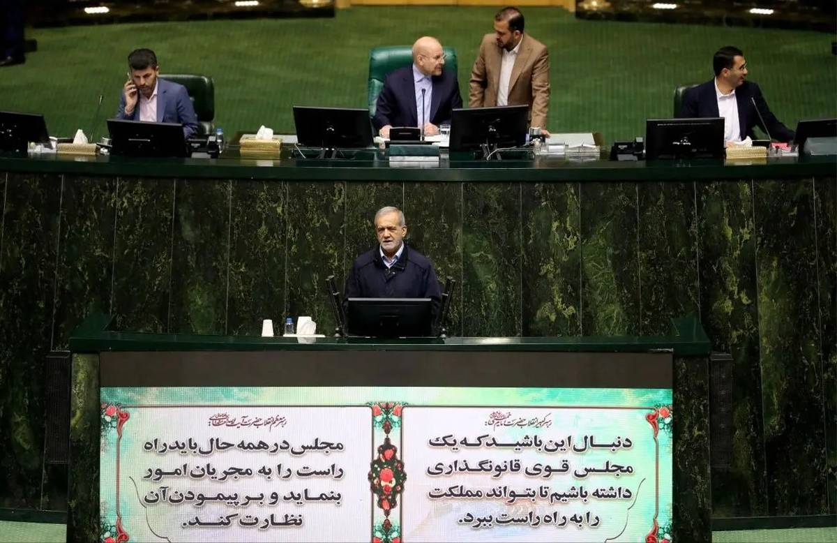 متوسط افزایش حقوق در بودجه سال آینده، ۲۸ درصد است/ از بانک‌ها پول نمی‌گیریم/ با کمک به هم می‌توانیم از بحران‌ها با قدرت عبور کنیم