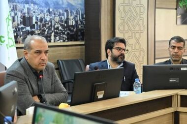 تجلیل از سفیران پاکیزگی و سبز منطقه یک در اجتماع شبانه میدان تجریش