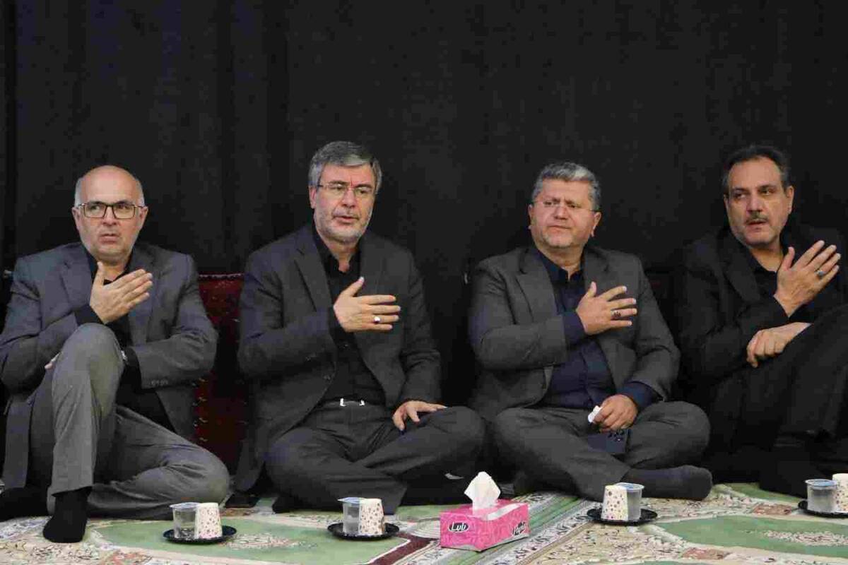 برگزاری مراسم بزرگداشت امام شهید ایران در شرکت سهامی بیمه ایران