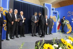 قدردانی استاندار یزد از مدیرعامل چادرملو