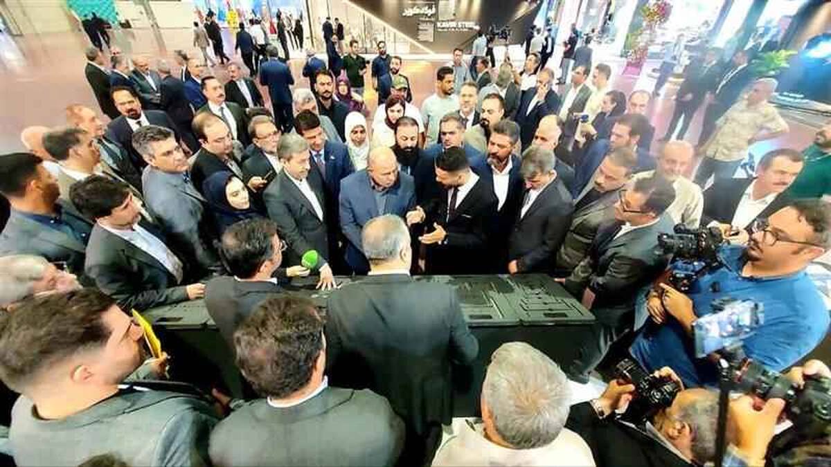 بازدید استاندار اصفهان و رئیس شورای استان بصره از غرفه ذوب‌آهن اصفهان در نمایشگاه متالکس