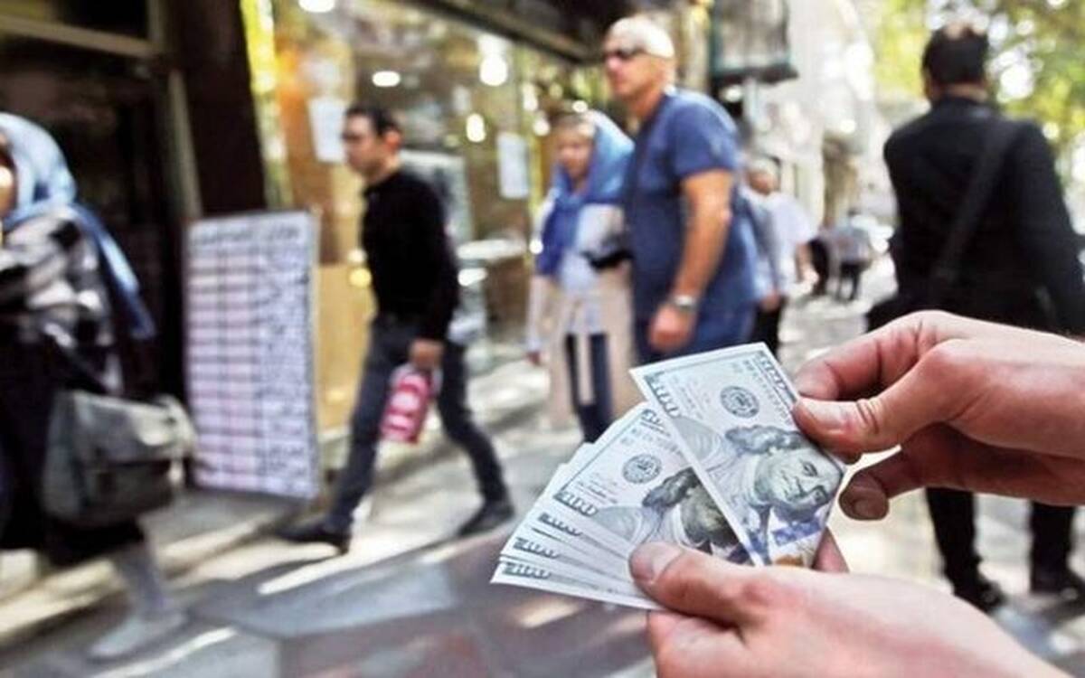 کاهش ۲۵ هزار تومانی دلار در یک ماه/ شکاف ارز ۲۰ هزار تومان کم شد