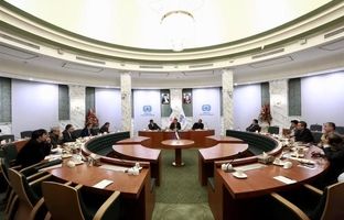 سندیکای بیمه‌گران ایران با مشارکت تمامی ذینفعان، طرح عملیاتی خود جهت مدیریت چالش‌های موجود میان شیوه‌های متعارف و نوظهور فروش محصولات بیمه‌ای را به بیمه مرکزی ارائه کند