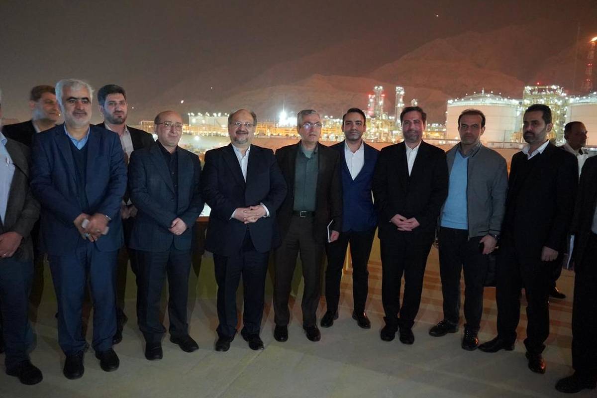 ضرورت استفاده از فناوری‌های نوین برای تولید انرژی در مبین/ تقدیر از فرزندان نخبه و مقام‌آور کارکنان