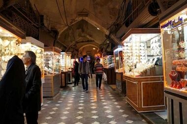 رشد تقاضای دارایی امن، قیمت طلا را به اوج یک‌هفته‌ای رساند