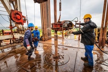 مراسم تکریم و معارفه مدیران جدید در گروه توسعه پترو ایران برگزار شد