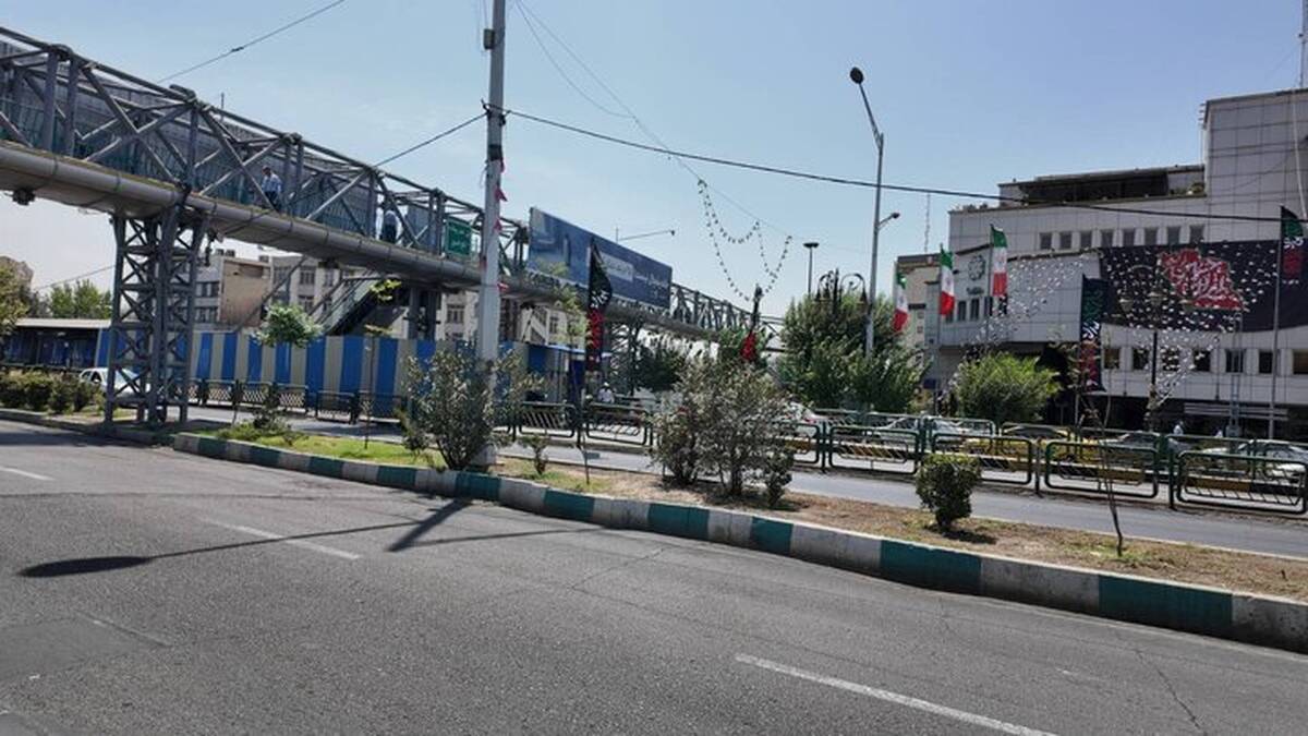 پل‌های عابر پیاده مکانیزه خیابان آزادی نوسازی می شوند