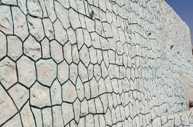نمایش دست آفریده‌های بانوان کارآفرین در بوستان سلامت منطقه ۲