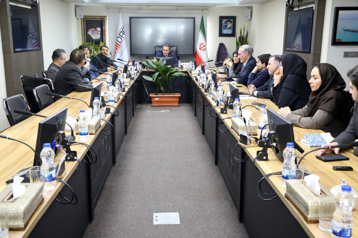 «زرندی»با تصویب هیات مدیره، مدیرعامل شرکت فولاد مبارکه شد / معارفه زرندی به عنوان مدیر عامل فولاد مبارکه با حضور رئیس هیات عامل ایمیدرو