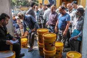توزیع روغن موتور دیزلی در پایانه امیرکبیر اصفهان توسط شرکت نفت سپاهان