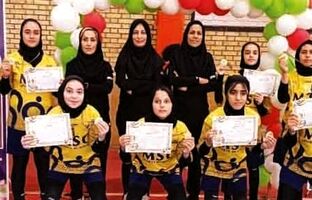 قهرمانی دختران آکادمی والیبال فولاد مبارکه در مسابقات زیر ۱۳ سال منطقه ۳ استان