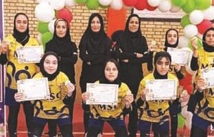 قهرمانی دختران آکادمی والیبال فولاد مبارکه در مسابقات زیر ۱۳ سال منطقه ۳ استان