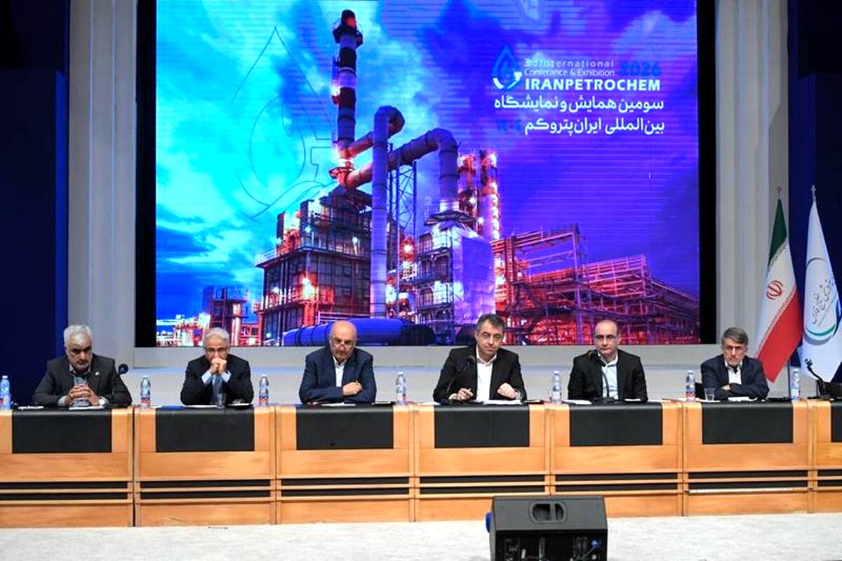 تأمین خوراک و منابع مالی؛ ۲ اولویت اصلی هلدینگ خلیج فارس/ طراحی ۱۳ بسته سرمایه‌گذاری هلدینگ در توسعه میادین نهایی شد