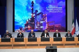 تأمین خوراک و منابع مالی؛ ۲ اولویت اصلی هلدینگ خلیج فارس/ طراحی ۱۳ بسته سرمایه‌گذاری هلدینگ در توسعه میادین نهایی شد