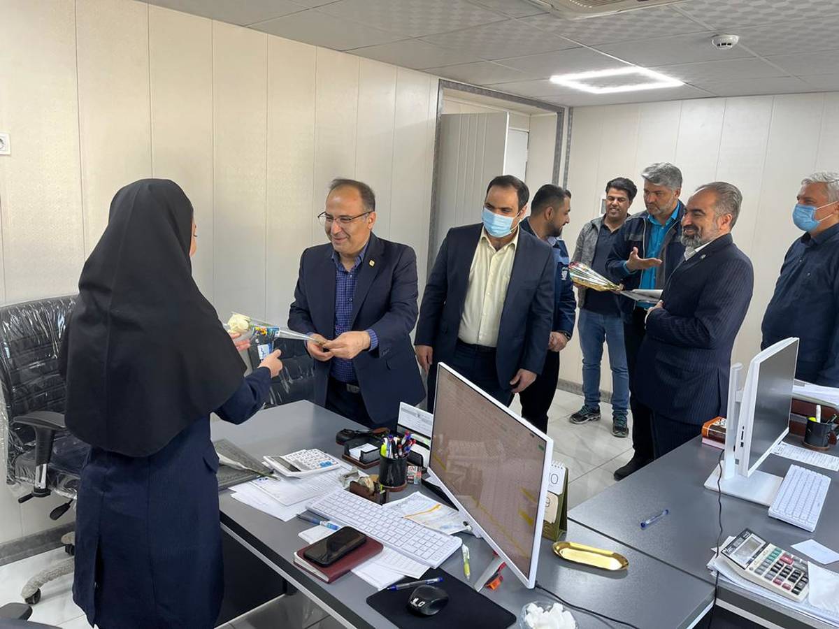  تقدیر از پرسنل حسابداری شرکت فولاد آلیاژی مرکزی بافق به مناسبت روز حسابدار