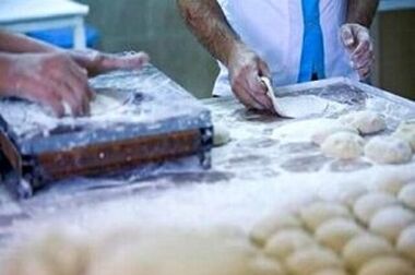  سبدهای همیشه خالی/ «نان» یک‌دهمِ حقوقِ بازنشستگان را می‌بلعد!