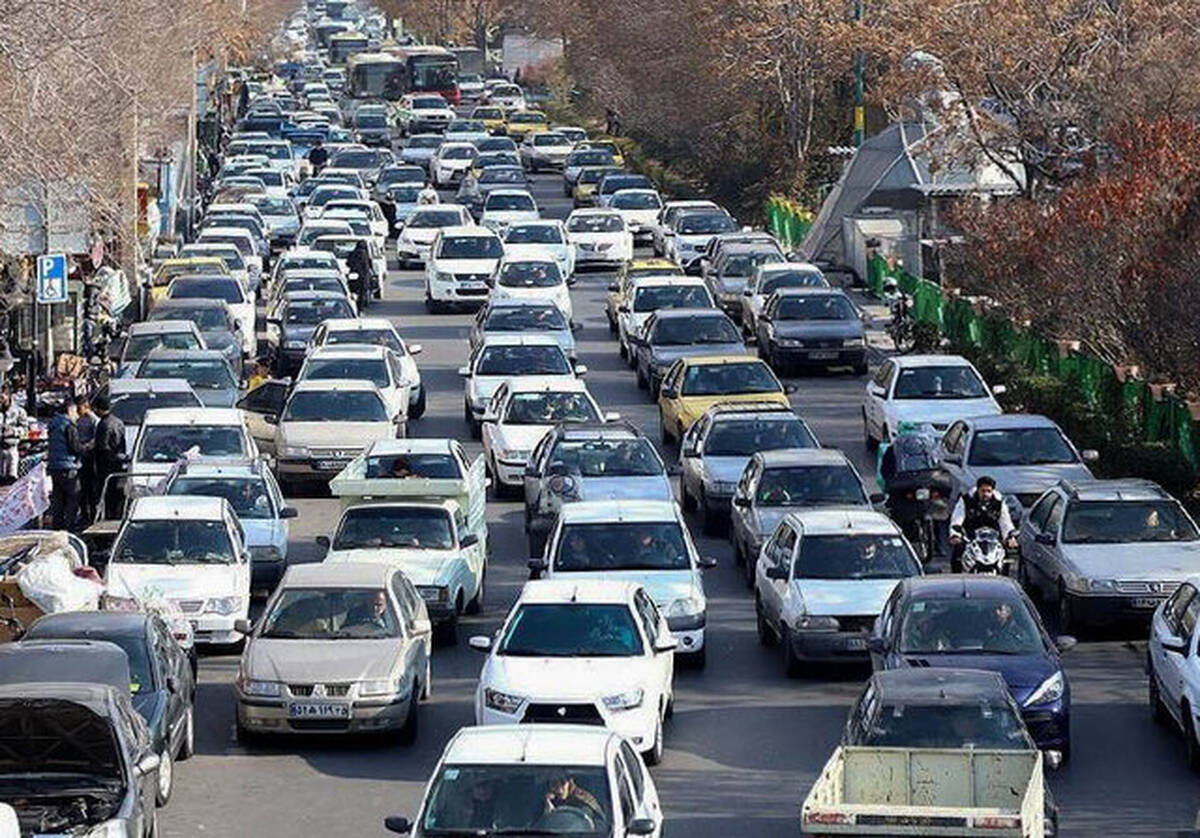 پیشنهاد تداوم شناورسازی ساعت کاری ادارات تا ۱۵ مهر/ سفرهای کاری و تحصیلی؛ علت ۸۸ درصد ترافیک تهران